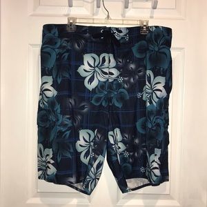 NWT Men’s Navy Plaid Hibiscus Swim Trunks